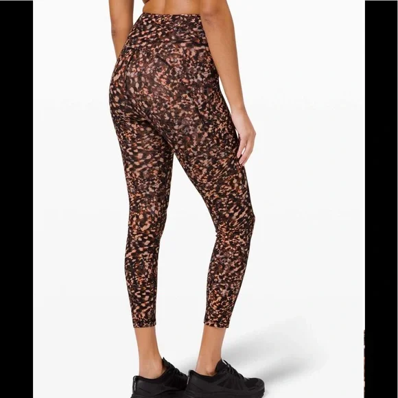 Lululemon Invigorate High-Rise Tight 25" NWOT - Picture 3 of 16